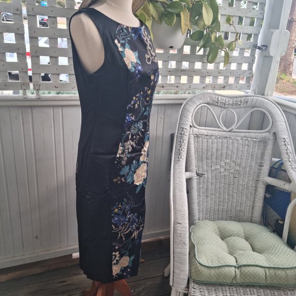 Floral satin look dress - Picture 4 of 5